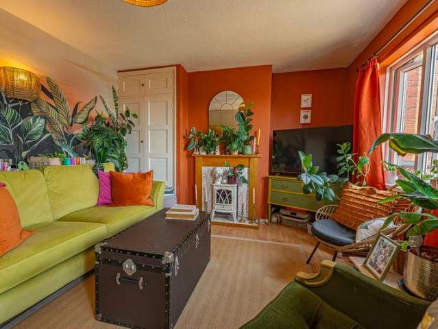 Flat for sale in Wales