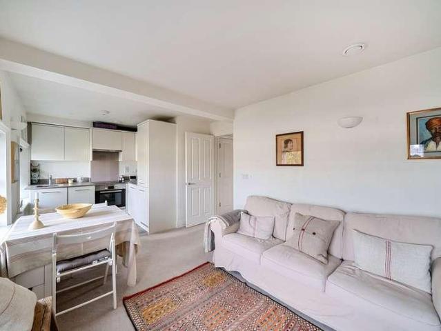 Flat for sale in Katesgrove, Reading