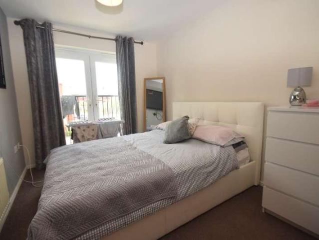 Flat for sale in West Bromwich, Black Lake