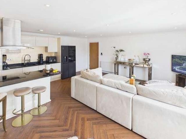 Flat for sale in Upton, Acol