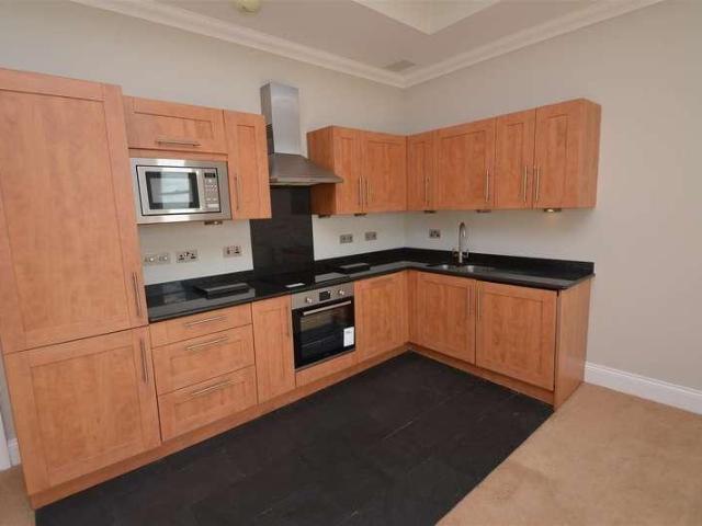 Flat for sale in Tenby, Wales