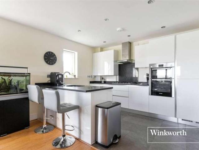 Flat for sale in High Barnet, Greater London