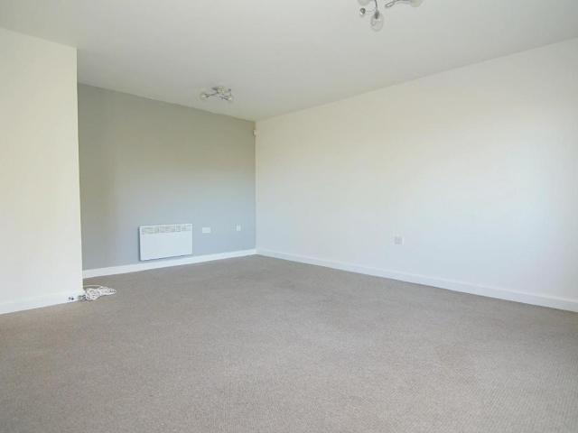 Flat for sale in Pudsey, West Yorkshire