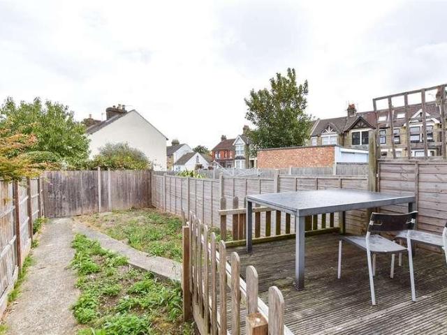 Flat for sale in Brompton, Gillingham