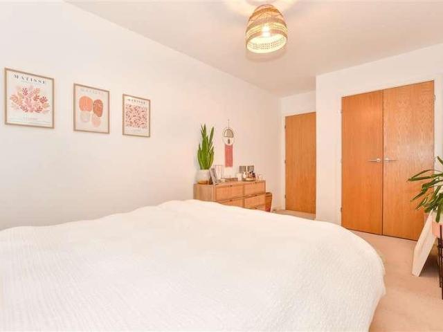 Flat for sale in Brook Street, Bourne Vale