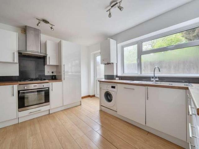 Flat for sale in Highfield, The Slade