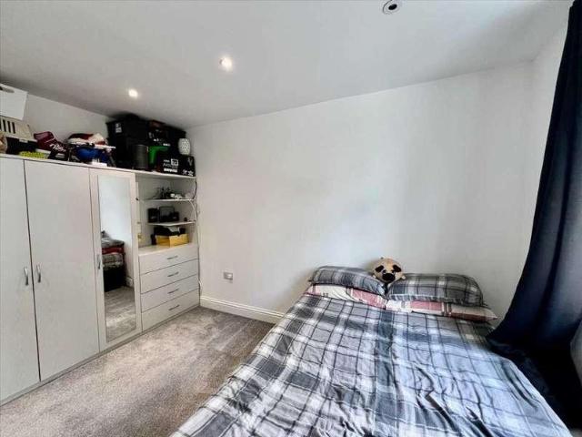 Flat for sale in Slough