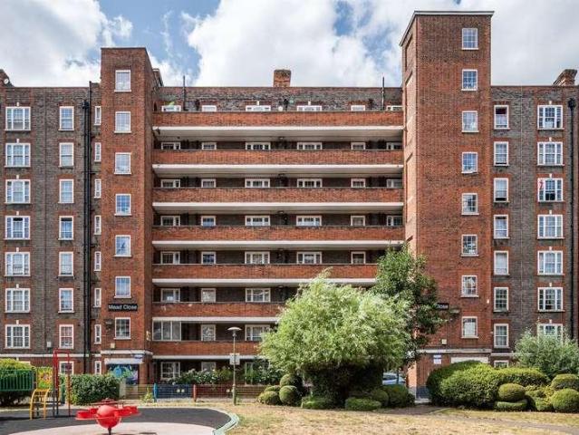 Flat for sale in Chalk Farm, Greater London