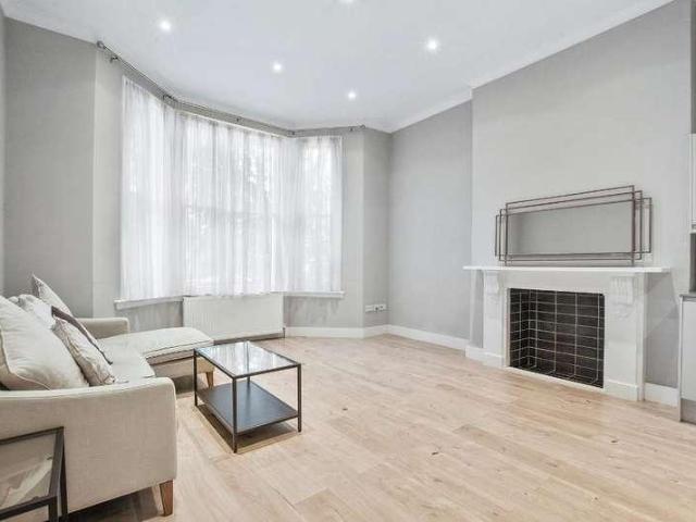 Flat for sale in St. John's Wood, Greater London