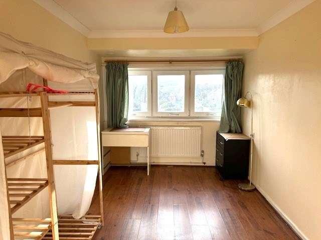 Flat for sale in Greenhill, Greater London