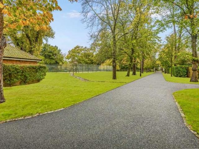 Flat for sale in Pyrford Green, Woking