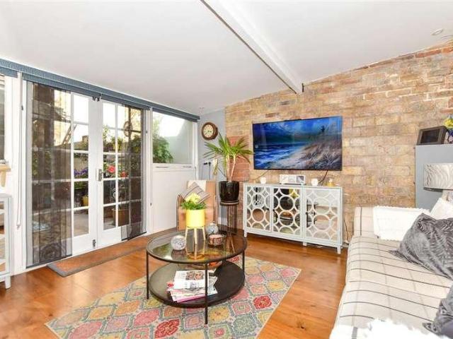 Flat for sale in Folkestone, Golden Valley