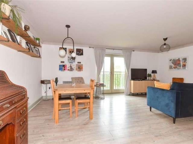 Flat for sale in St. Mildred's, The Bridge