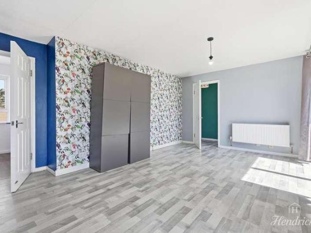 Flat for sale in North Shoebury, Alton Barnes