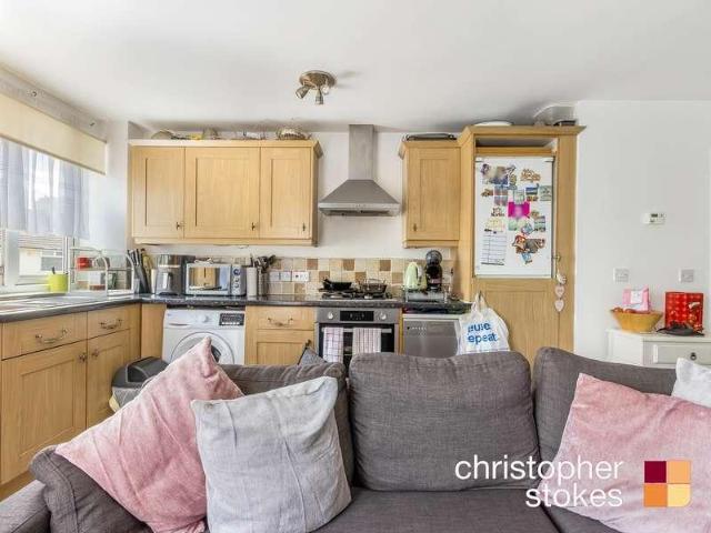 Flat for sale in Broxbourne, Hertfordshire