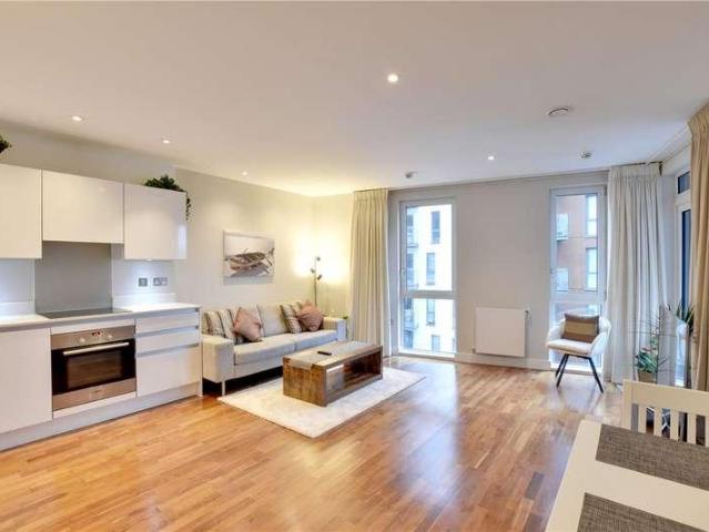 Flat for sale in Greenwich Town Centre, Greater London