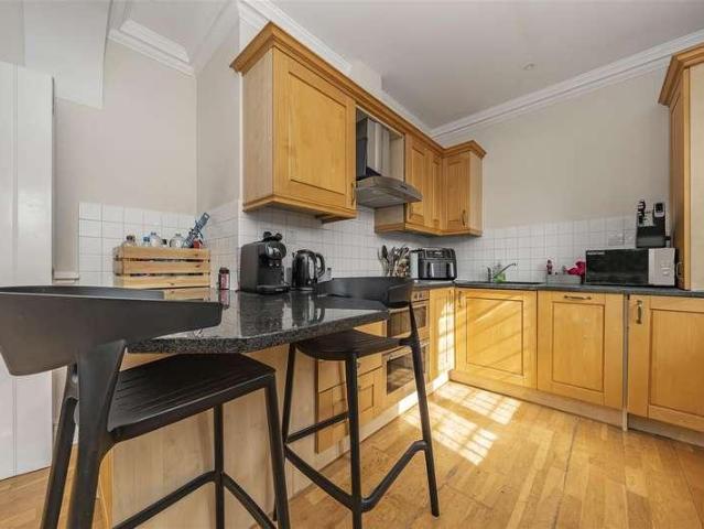 Flat for sale in Clewer Village, Windsor