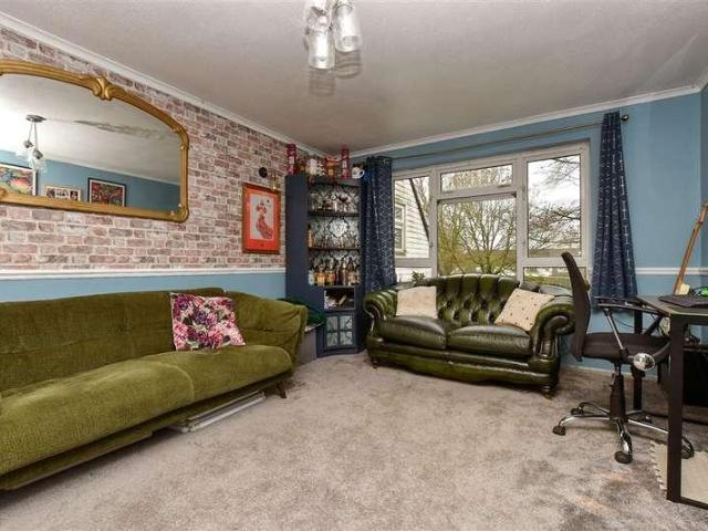 Flat for sale in Pachesham Park, Surrey