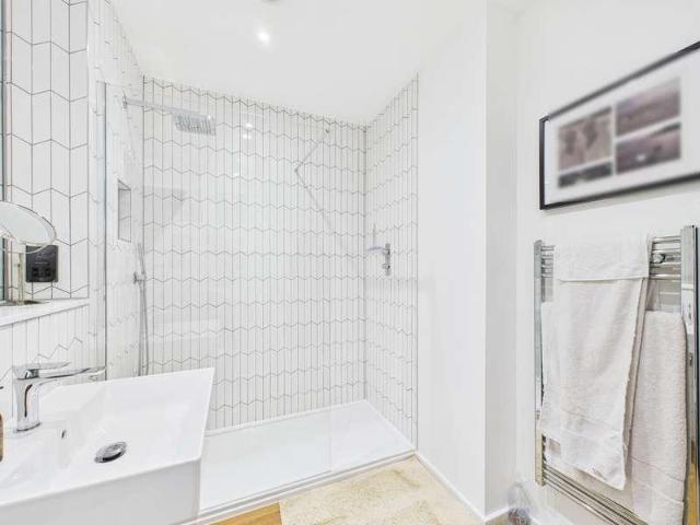 Flat for sale in Acol, Kent