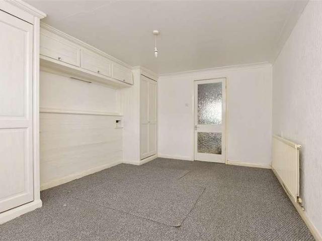 Flat for sale in West Cliff, Acol