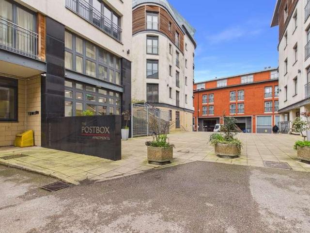 Flat for sale in Edgbaston, West Midlands