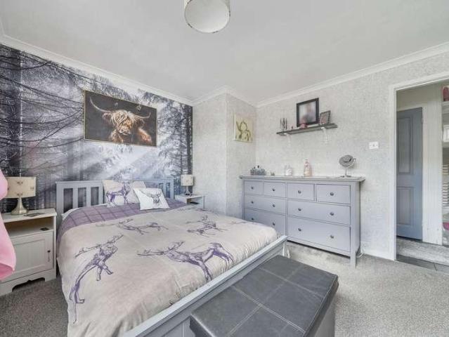 Flat for sale in Salisbury, Wiltshire