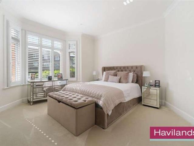 Flat for sale in Greater London