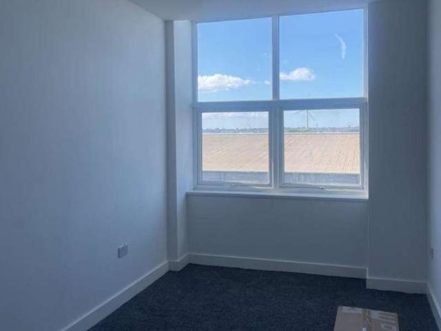 Flat for sale in Calderstones