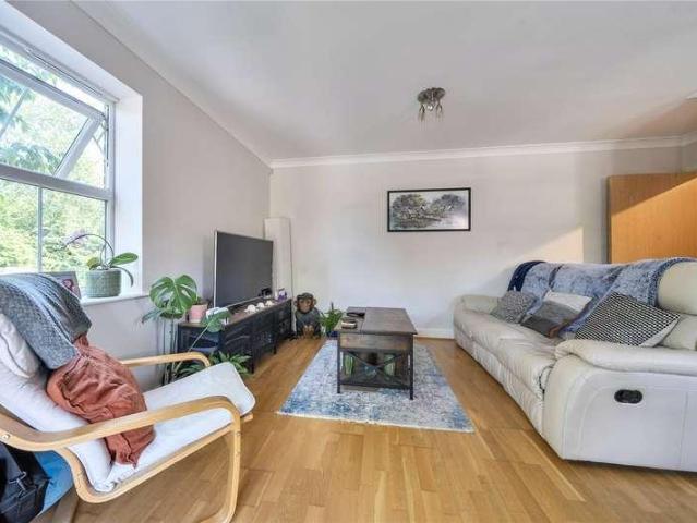 Flat for sale in Enborne, West Berkshire