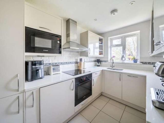 Flat for sale in Sunnymead, The Slade