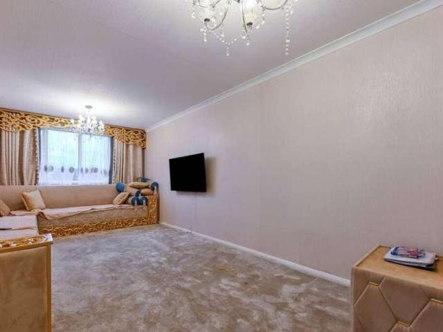 Flat for sale in St. John's Wood, Greater London