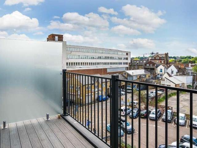 Flat for sale in Midway, Kent