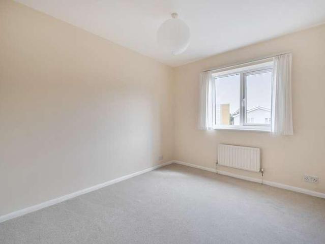 Flat for sale in Sevenoaks, The Butts