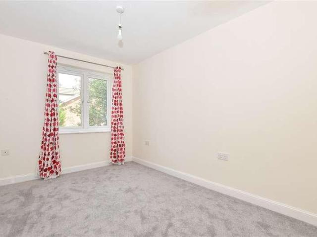 Flat for sale in Midway, Kent