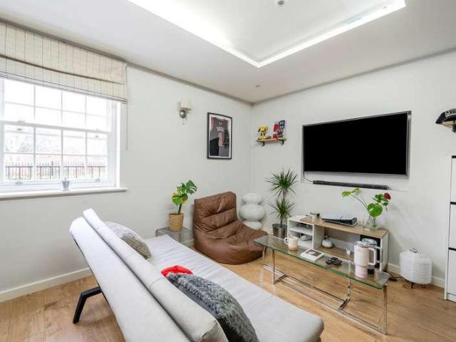 Flat for sale in Charlotteville, Westborough