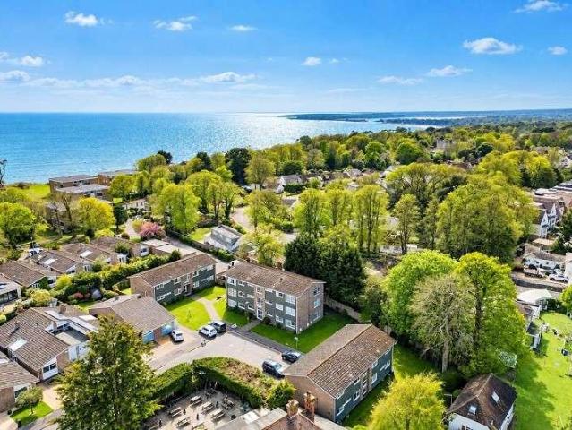 Flat for sale in Highcliffe