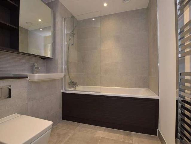 Flat for sale in Goddington, Greater London