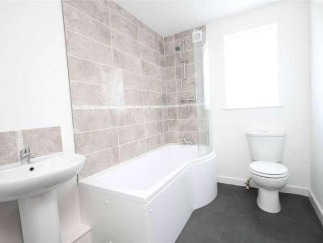 Flat for sale in Calderstones