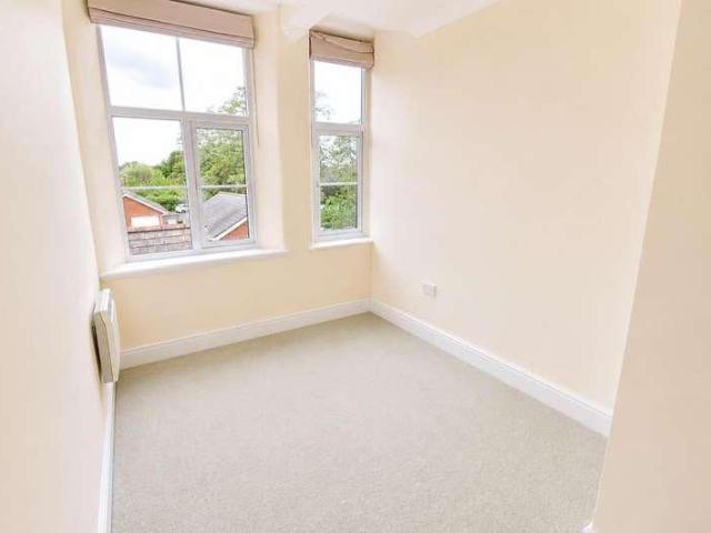 Flat for sale in Easton-in-gordano, North Somerset