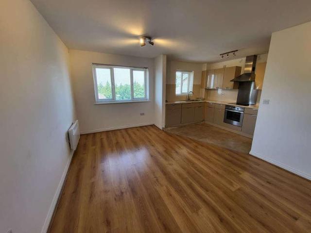 Flat for sale in Dunstable, Bedfordshire