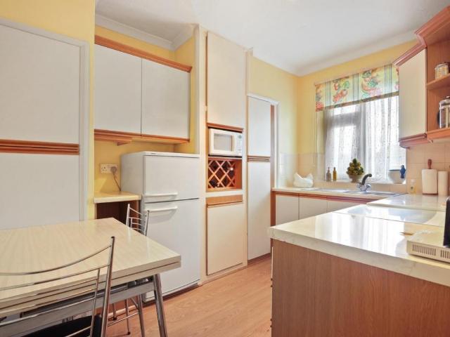 Flat for sale in Hoxton, Greater London