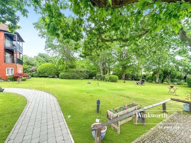 Flat for sale in Tricketts Cross, Ferndown