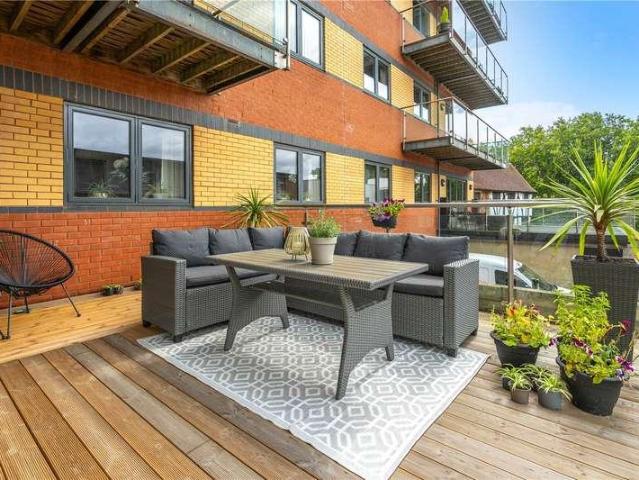 Flat for sale in New Boultham, Lincoln