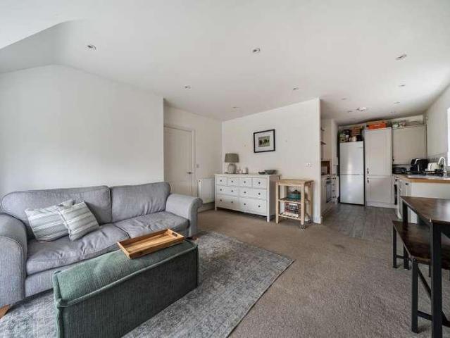 Flat for sale in Dromore, Oxfordshire