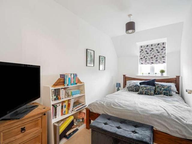 Flat for sale in Bolton Low Houses, Hampshire