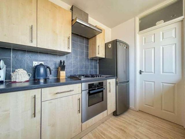 Flat for sale in The Haulgh, Lee Bank