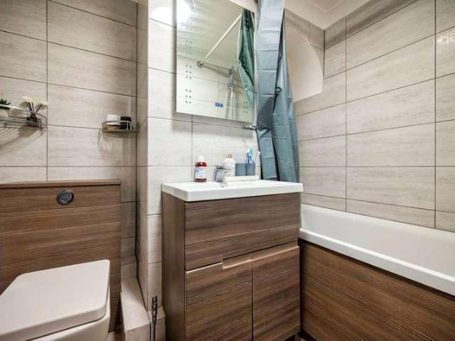 Flat for sale in Reading