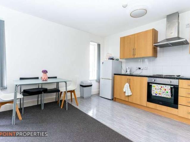 Flat for sale in Kensington, Liverpool