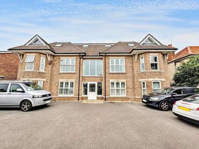 Flat for sale in Wick, Bournemouth