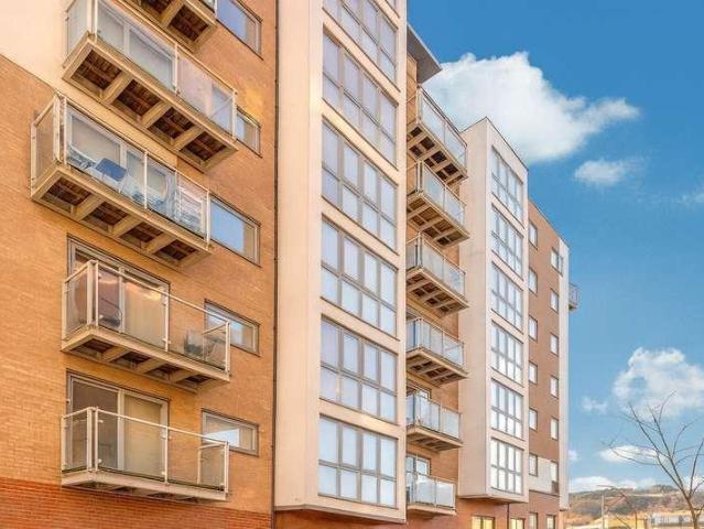 Flat for sale in Hythe, Colchester